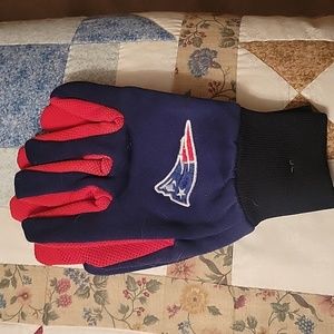 Nwot patriots gloves